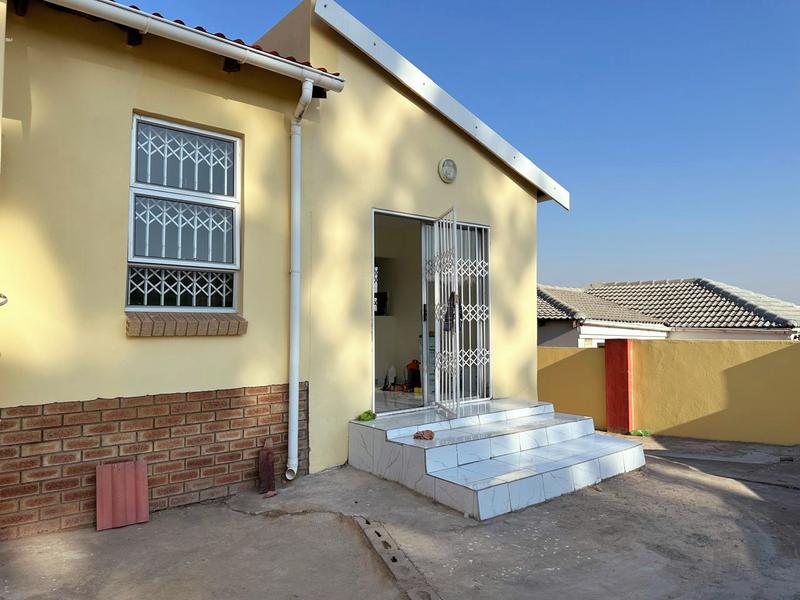 To Let 2 Bedroom Property for Rent in Northcrest Eastern Cape